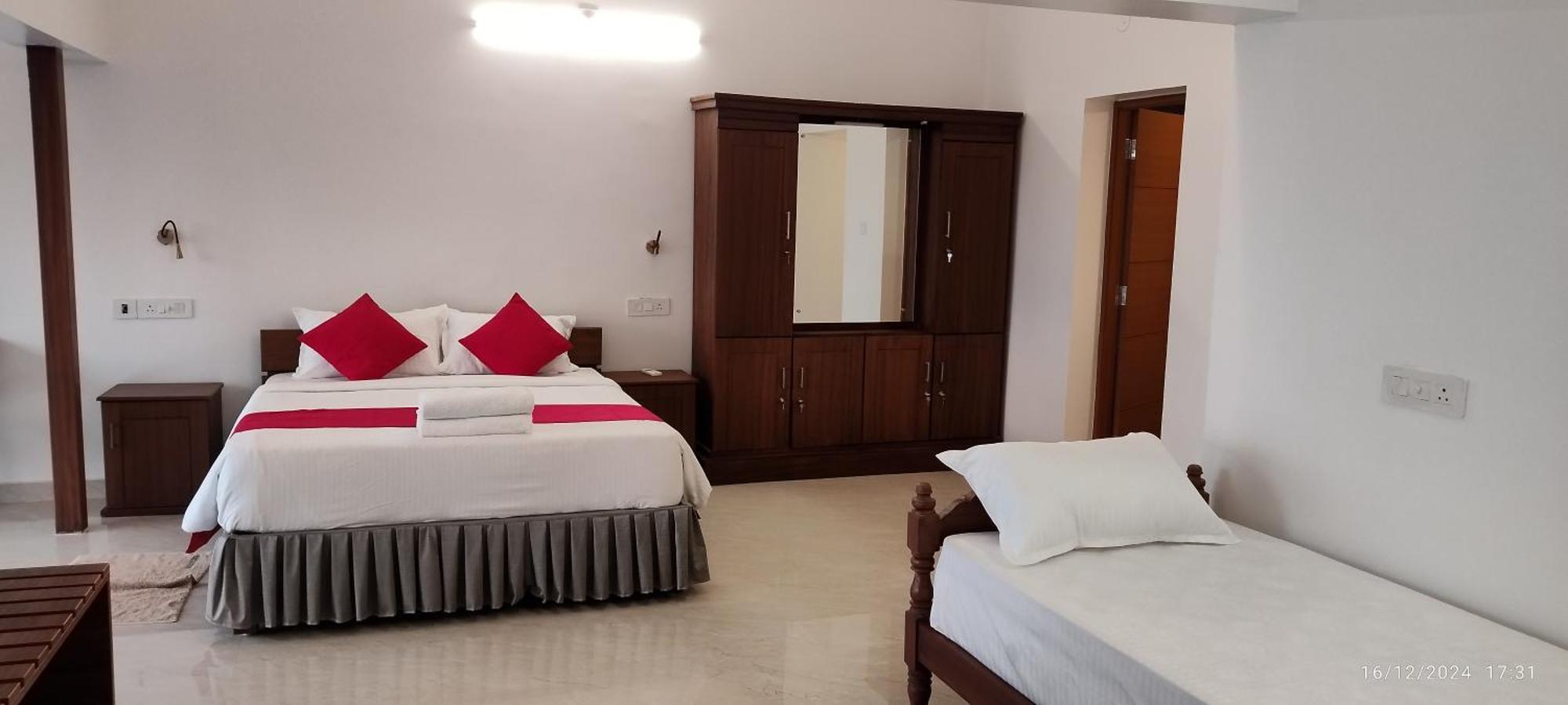 Alleppey Holiday Beach Resort Alappuzha Eksteriør bilde